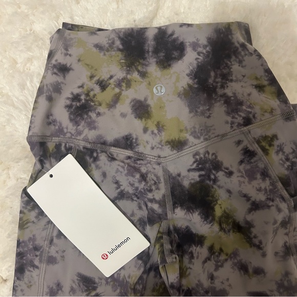 Lululemon Align Leggings with Pockets - New with Tags - Picture 5 of 8